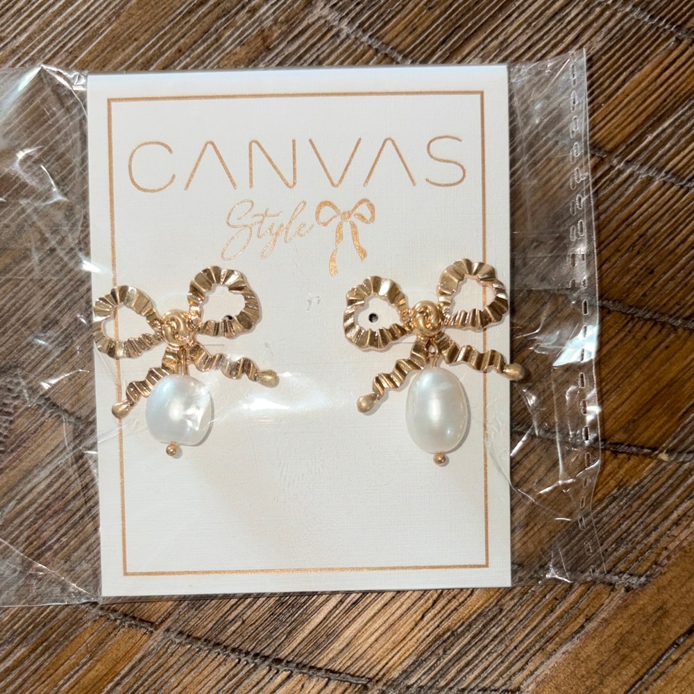 Canvas Gold Bow Pearl Earrings